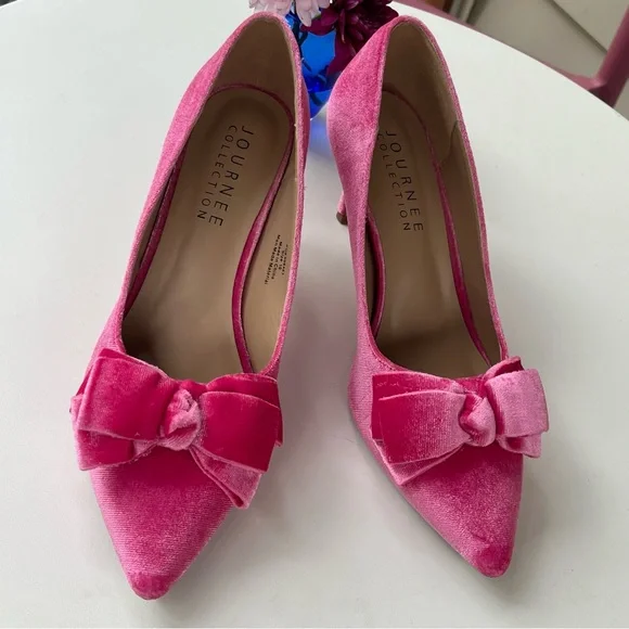 Journee Collection Crystol Pink Velvet Heels NWOT - Picture 8 of 15
